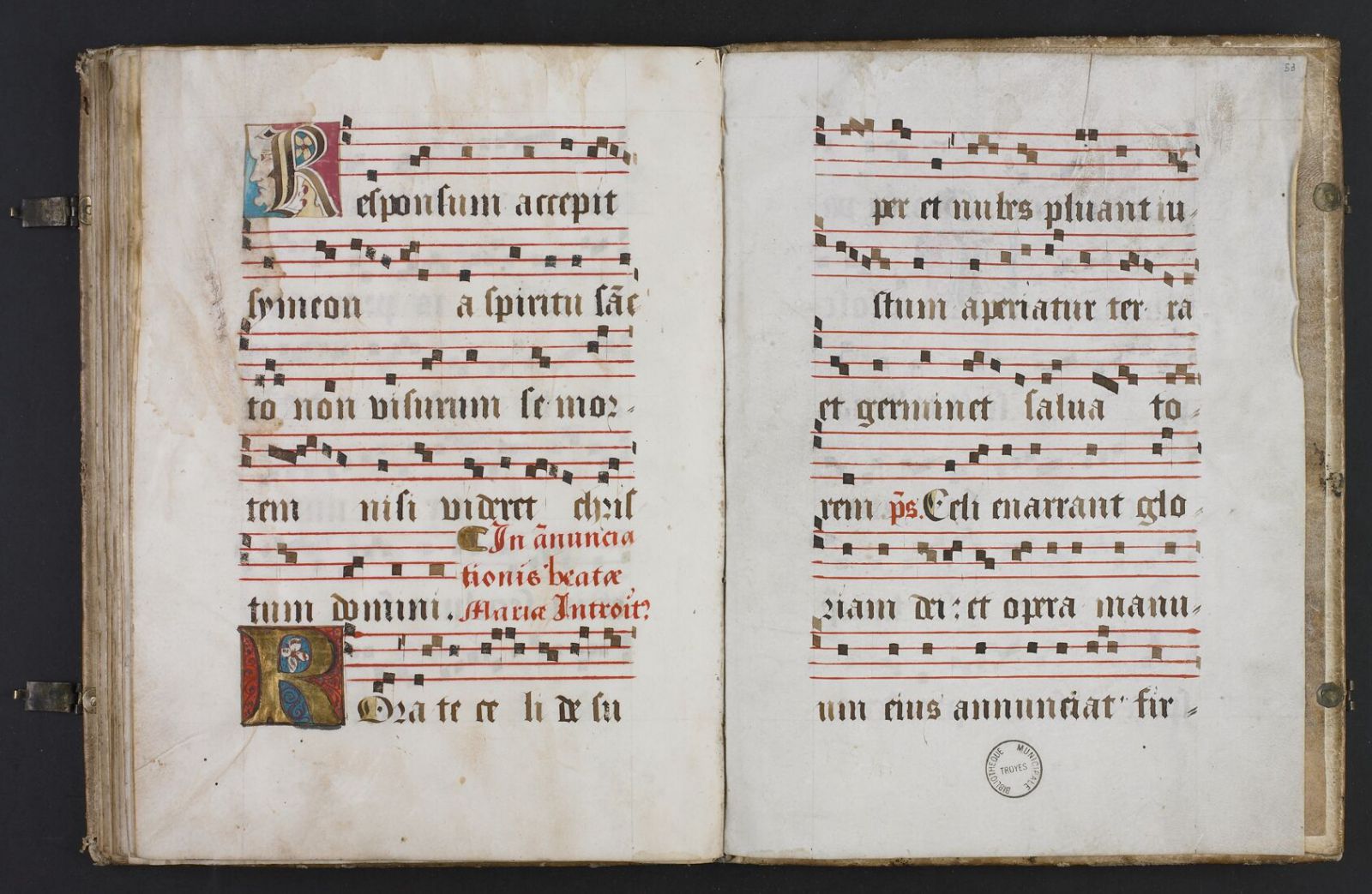 héros troyen en 4 lettres
