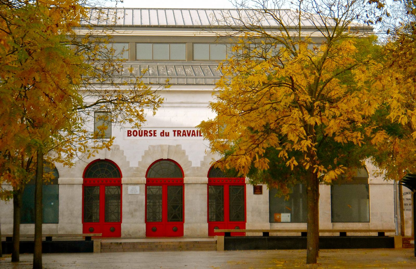 Ancienne Bourse du travail, place Jean Jaurès à Troyes, 2014, Fonds Jean-Pierre Demessemacker